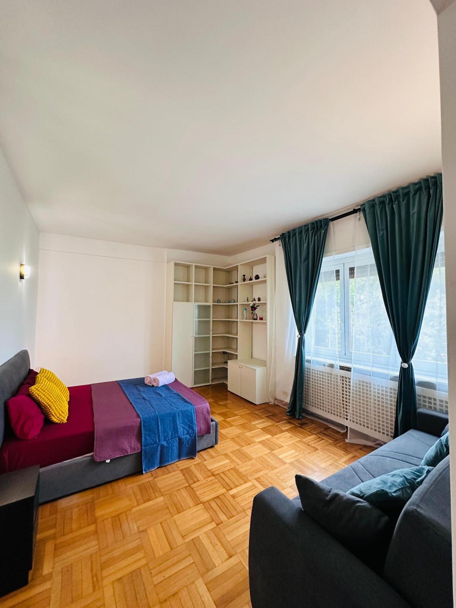 The Sereno-4 * Rome